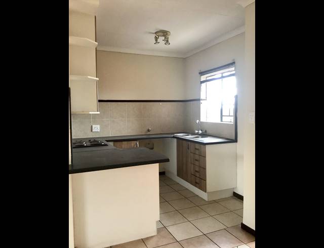 2 BEDROOM APARTMENT FOR SALE IN MOOIKLOOF RIDGE